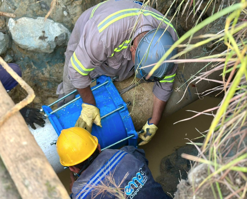 Reparamos linea de conducción  sector las cabañas