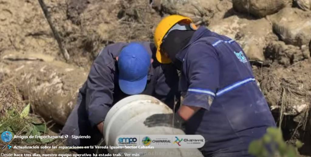 fotografía reparación tubería